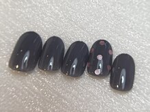 ルアナ 赤坂(LUANA)/ドット柄ネイル