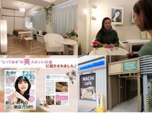 内観／カウンセリング／MOREに掲載/サロン建物玄関への通路