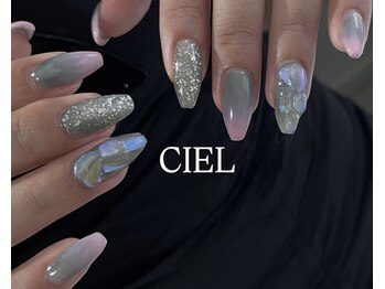 シエル(CIEL)/大人キラキラネイル