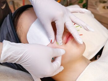 ミエリア美容鍼灸院(mielia美容鍼灸院)の写真/顔面余白をなくし360度美しいフェイスラインへ！エラ張り、食いしばり、顔左右差のある方におすすめ◎