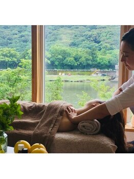 アロマテラピー サロン ショップ スクール バース(BATH)の写真/【5/10迄☆GW特別プラン】非日常空間で心身を整える特別な休日を♪選べる土佐アロマ×深部リンパ60分9800円