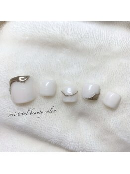 ビビ(ViVi)/シンプルアクセサリーネイル☆