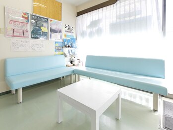 イスクラ鍼灸指圧接骨院/待合室