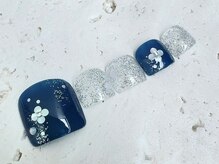 ナチュラルネイル 南口店(Natural Nail)/足元華やぐラメフラワー
