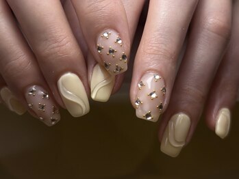 この春注目のバターイエロー