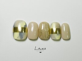 LAURA POMPONNEE　Noble