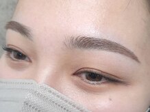 マユプラス 金山(MAYU+)/アーチ風平行眉