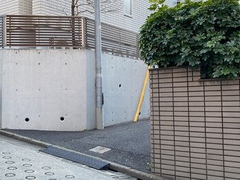 ニューヨークスタイル ビジュー(NY STYLE 美 自由)/坂を少し上がると