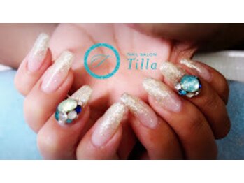 ネイル サロンティーラ(Tilla)/ラメグラ+３Dストーン