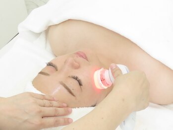 インディバサロン サク(SAKU)の写真/Wishproがあるのは足立区で希少！100%天然成分のオイルを使用したフェイシャル施術♪15分の施術で完了◎