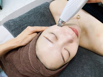 フェリーチェ 海老名(Felice)の写真/乾燥・毛穴・くすみ…肌悩みに徹底アプローチ★小顔になりながら毛穴レス!潤い溢れる水光肌に★