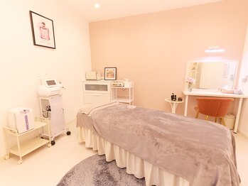 マグノリア(Magnolia)/ピンクとグレーが基調のサロン