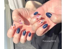 プルースラウンジ トウキョウ(Plus Lounge TOKYO)/ネイビー×ペイントネイル♪