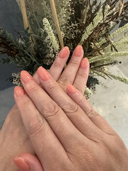 プルメリアドット(Plumeria.)/サーモンピンクネイル