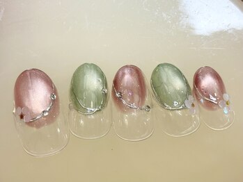 マグネット×変形フレンチネイル