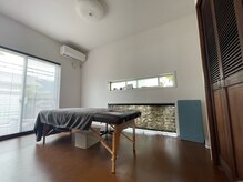 コリラの雰囲気（施術部屋です♪アロマと音楽にて落ち着く空間となっています）
