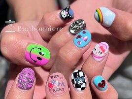 個性派ガチャガチャネイル