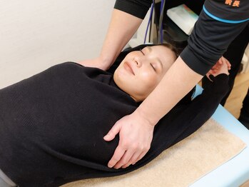 サンテ整骨院/猫背矯正で悩みの腰痛改善◎