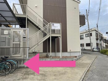 モーンガータ(mangata)/入り口の目の前左側にございます