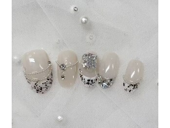 ネイルサロン マジックガール(Nail Salon MagiqueGirl)の写真/指先から旬を取り入れる！毎月デザイン更新のプレミアフット定額で、心ときめくネイルを◎