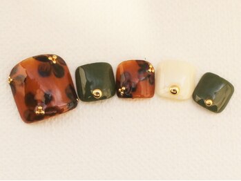 ネイルサロン あかねいろ/春夏大人フラワー フット