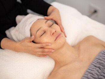 ラシーク(LASEEQ)の写真/【二重あご・たるみケアに◎】ラジオ波＋手技で悩みに合わせてアプローチ！理想の小顔へと導きます♪