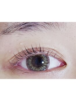 ナチュラル上品な目元にしたい