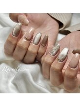 ルブリー(roovely)/大人ロゴネイル