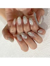 シー(SHE)/ちぐはぐネイル