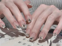 リン(Lynn)の雰囲気（自爪におすすめ・夏のきらっとデザイン）