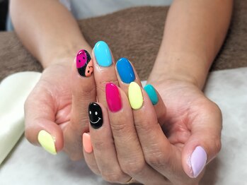 エピス(Epice)/ポップなニコちゃんアート