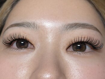 モルレーヴ(MOLREVE)/ゴージャスなボリューム目元