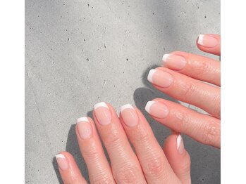 ケーテンネイル(K10.NAIL)の写真/オフィスOK！ショートネイルで叶える、丁寧仕上げのシンプルデザイン◎指先から自信を