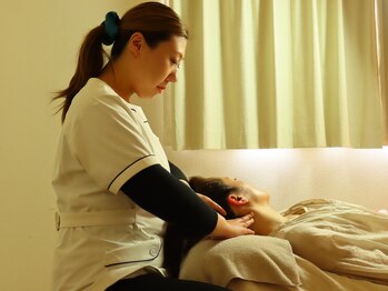 美魅ひより/首肩のリンパケアでコリも解消♪