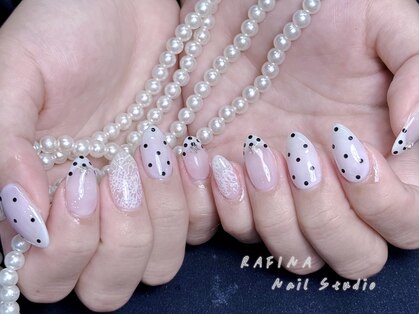 ラフィーナ(RAFINA)の写真