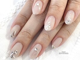 シンプル×アクセサリーネイル