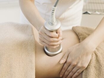 グラティチュードの写真/人気のキャビテーションで脂肪を分解&燃焼!マシンとハンドどちらも味わえて憧れのスリムボディに♪