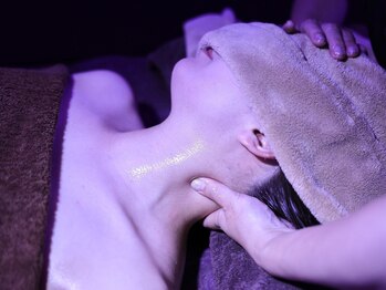 リラクシング バイ ユラープ(Relaxing by Uraaap)の写真/辛い首、肩こりや眼精疲労にお悩みの方へ。肩首の慢性疲労を軽減して、心地よいリラックス時間をご体感★