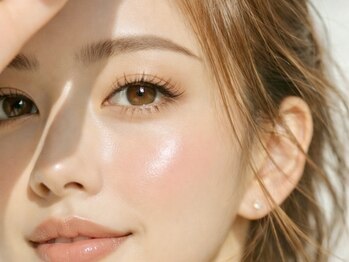 サロンド テン 広尾(salon de TEN)の写真/早くて丁寧な施術で叶える!ナチュラルかつ品よく仕上がるLEDエクステ♪仕上がりの美しさを長くキープ◎