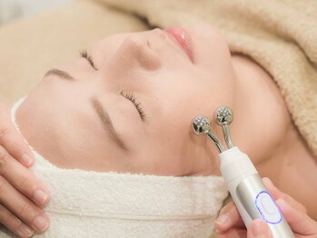 NINA BEAUTY STUDIO/EMS