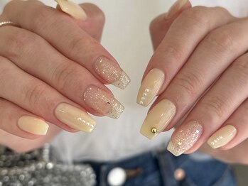 イエロー　バターイエロー