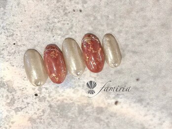 ファミリア/ホロ×シースルーネイル