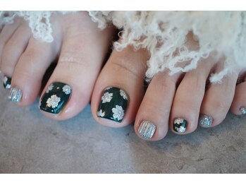 ネイル フライガール(nail FLY GIRL)/冬のフット☆フラワーネイル
