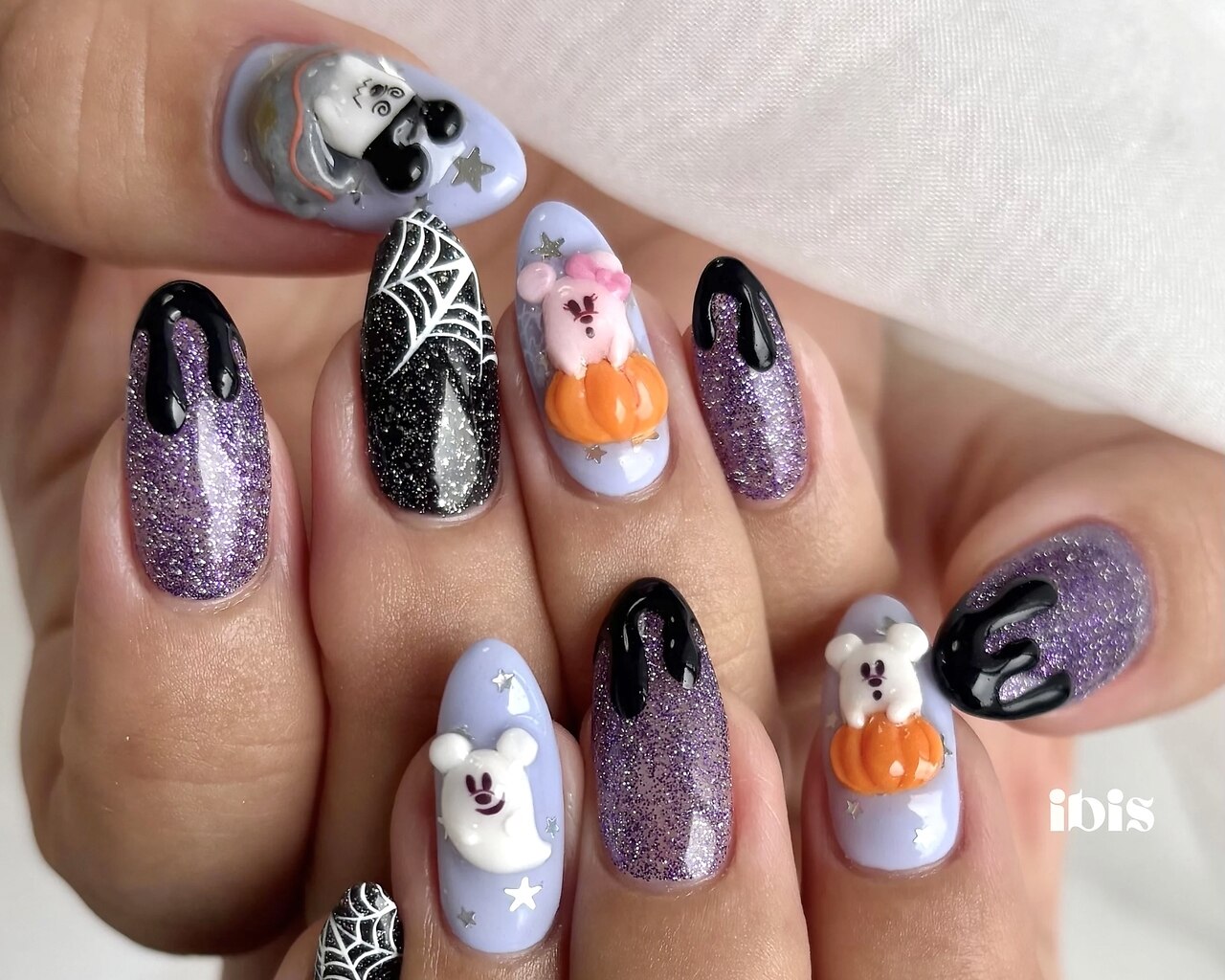 2025年-2026年冬トレンド】ワンカラー ハロウィンのネイルデザイン集
