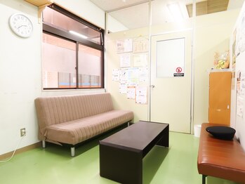 たなか整骨院 整体院/受付兼待合室