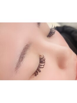 ナチュラル上品な目元にしたい