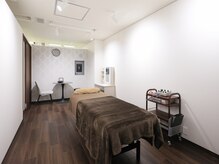 シャルム(CHARMEB)の雰囲気（施術室は個室で心安らぐ空間となっております。）