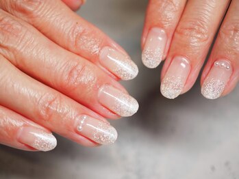 ビューティトリップ(Beauty TRIP)/秋のホワイトもお洒落