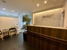 アイスタイル リリーフ(Eye Style Relief)/明るく広々としたオシャレな店内