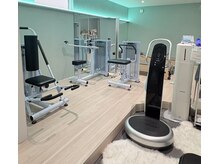 ラヴィシング 吹田店(Ravishing Pilates Conditioning Golf Gym)の雰囲気（音波振動/ストレッチマシンSONIX/ZEROiで凝ってる体をリセット！）